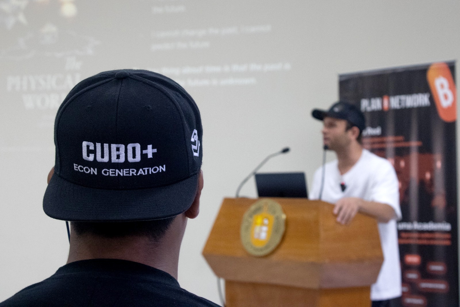 Mercados y Finanzas - CUBO+ lanza nueva generación para formar talento  salvadoreño en el ecosistema BTC